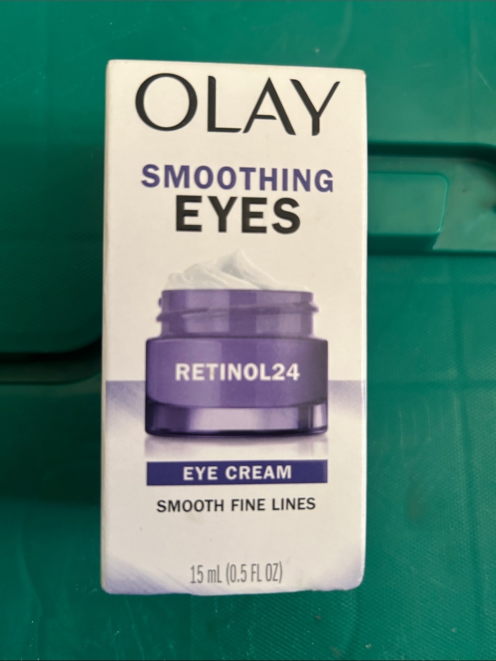 OLAY Smoothing Eyes Retinol24 Eye Cream - Purple